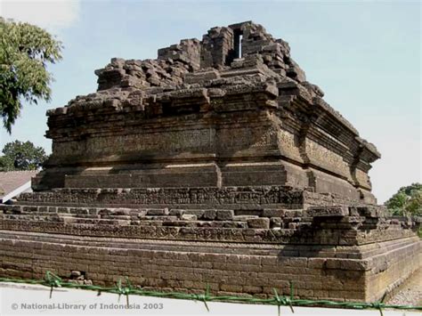  Candi Jago! Una Escultura en Piedra de la Era Majapahit